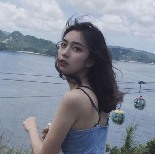 中年女自拍丝袜图片,中年女性的时尚自拍风采