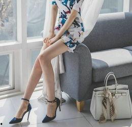 同事家里的丝袜高跟,同事家的时尚密码